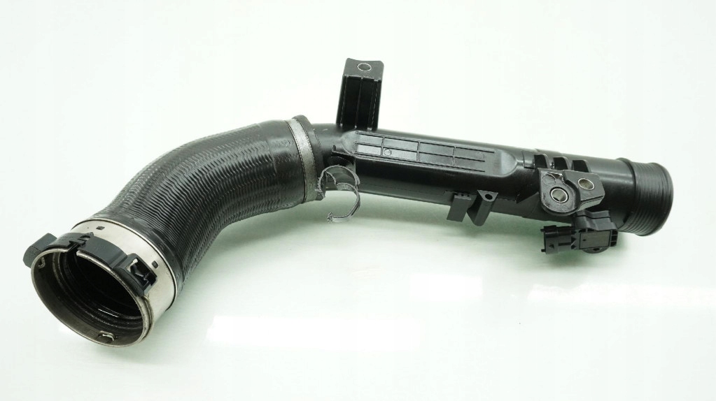 фото №4, Volvo v60 ii 2.0 d3 шланг воздуха 31686412 труба s60 iii