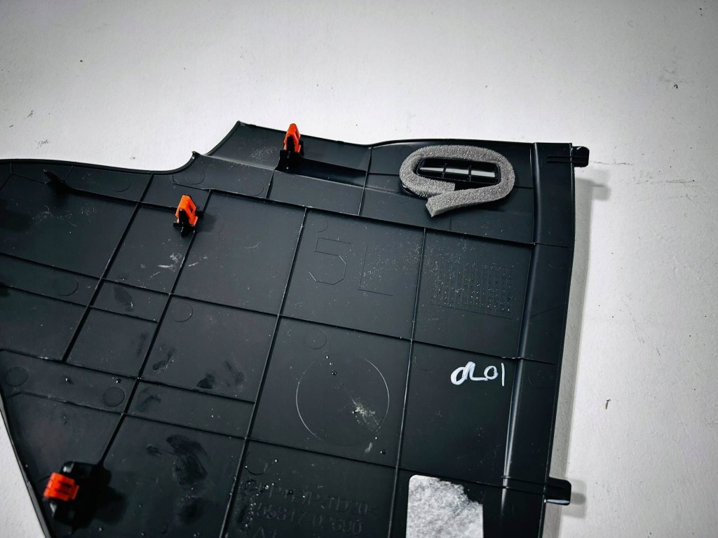 Corolla e21 захист бічна панелі приладової панелі консолі ліва 55317-02690 Недорого