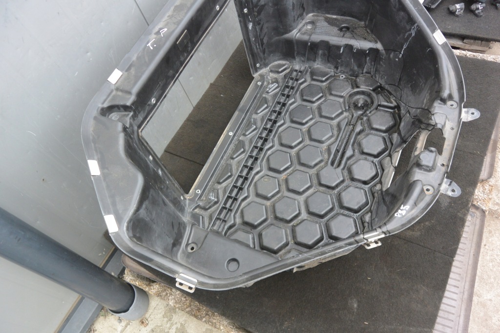 Піддон багажник багажник перед tesla model s 12-16 Недорого