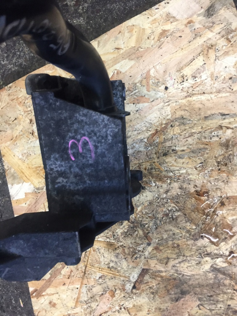 A4 b8 a5 2.7 3.0 tdi кронштейн генератора 059145169ac с Разборки