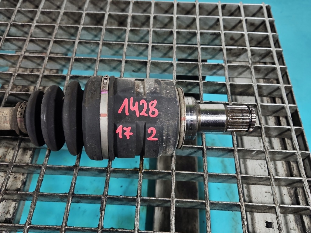 фото №2, Привідний вал перед ліва toyota corolla verso ii 2.2 d4d механічна коробка передач 6b