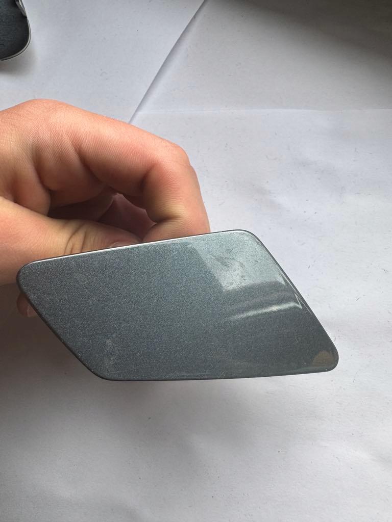 фото №1, Skoda superb iii - заглушка распылителя фара правый перед 3v0955110