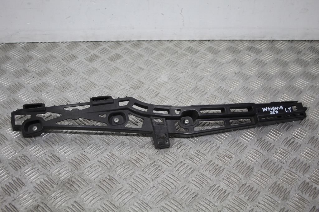 фото №1, Напрямна бампера лівий задня insignia a