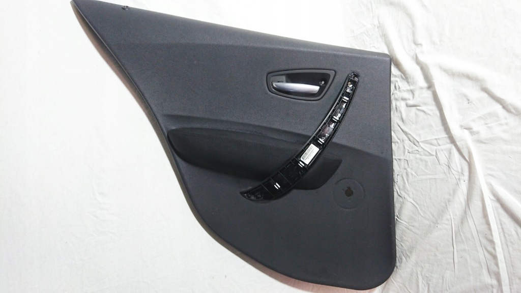 Купить Bmw e87 обшивка дверь левый задний  5 дверь материал