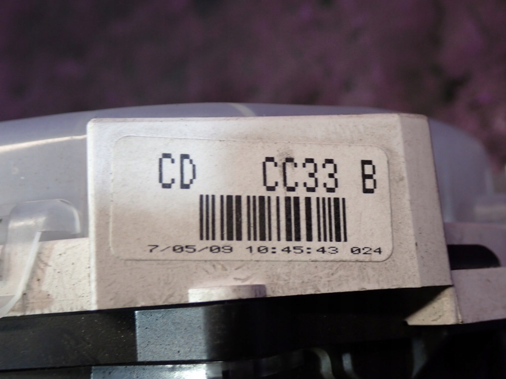 Mazda 5 i cr19 05-08 2.0 146km счетчик приборы c23555430 Недорого