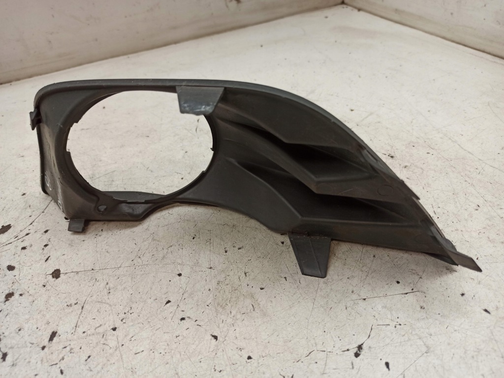 Ford kuga mk1 решётка бампера противотуманной фары левая 8v4119953a Недорого