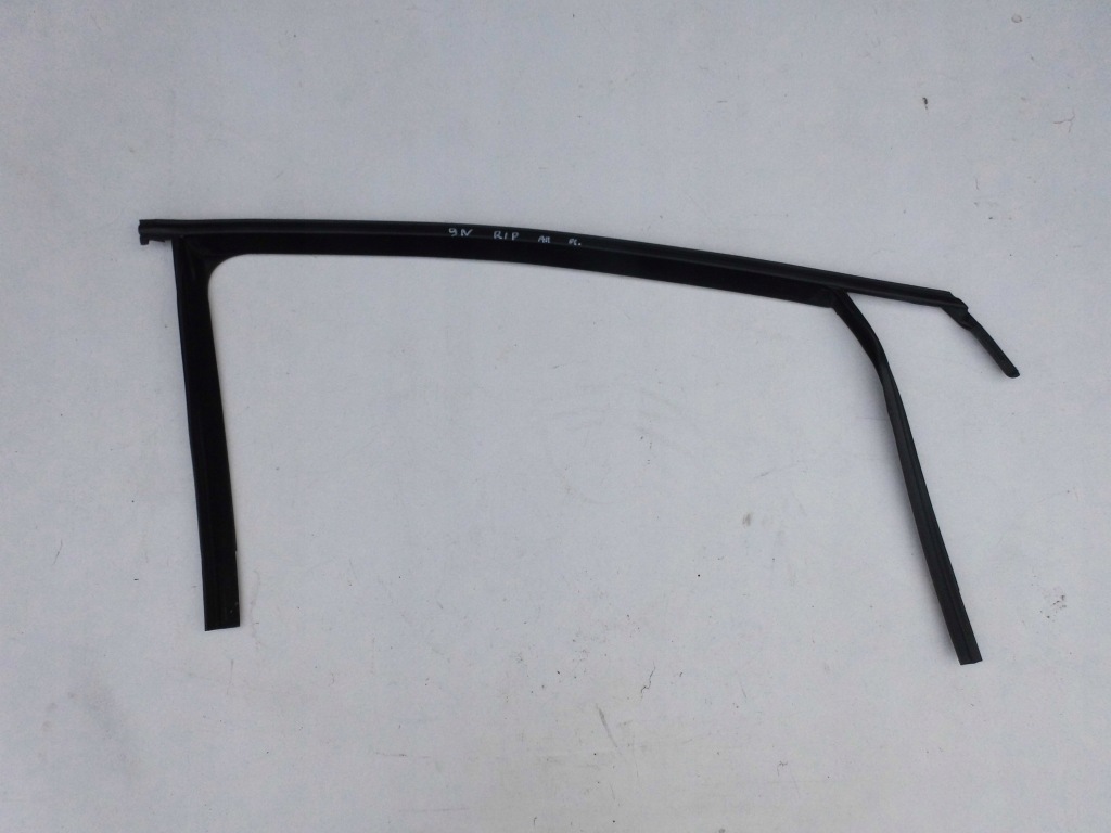 фото №1, Прокладка vw polo 9n 5 дверь правая передняя