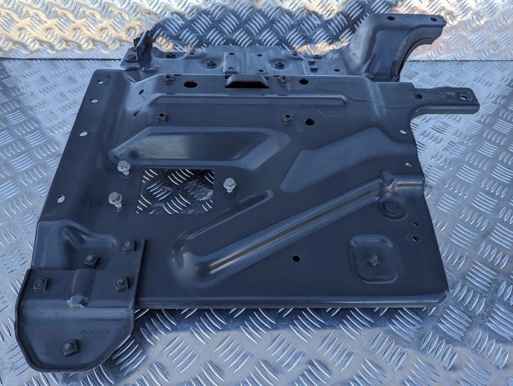 фото №1, Лист кронштейн кронштейн крила scania p ntg