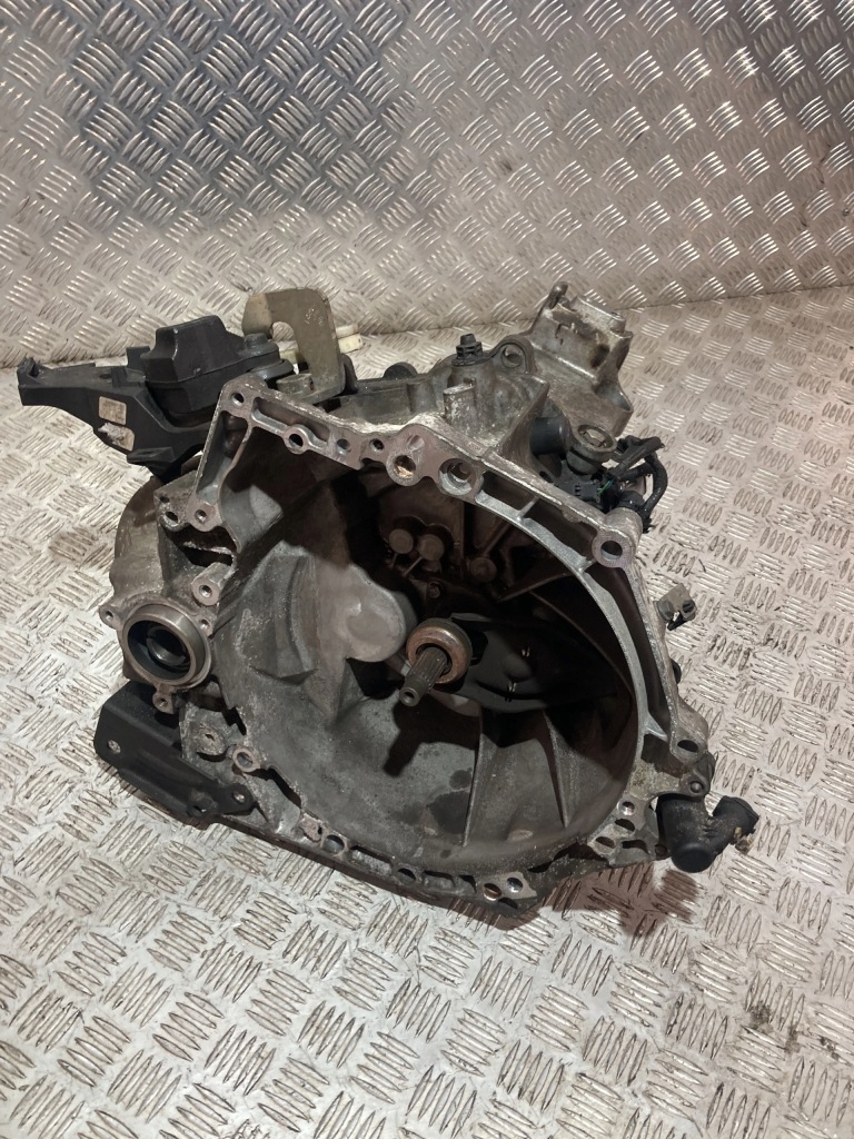 Купити Коробка передач передач 20v261 opel combo e 18- 1.5 hdi