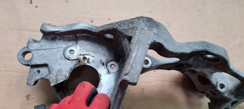 Купить A4 b9 8w a3 8v кронштейн держатель генератора 2.0 tdi 04l903143b golf vii leon 3