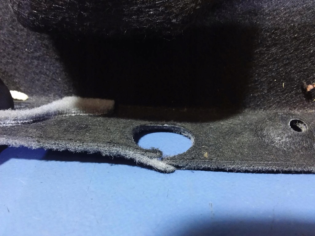 фото №5, Bmw 7 f02 обивка крышки багажника задняя 7050310