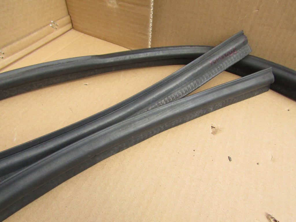 фото №8, 4 mercedes w211 прокладка гумовий жабо