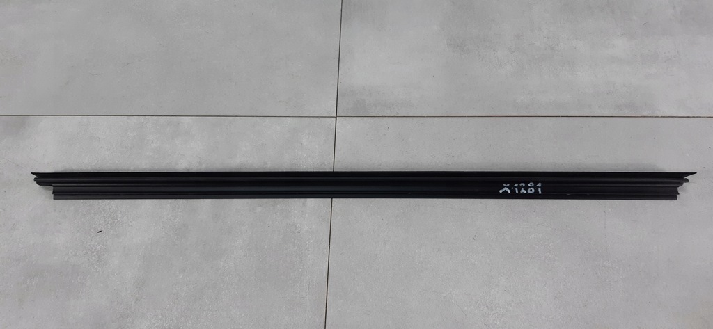 фото №1, Mercedes b-klasa w246 молдинг стекло дверь перед a2467250665