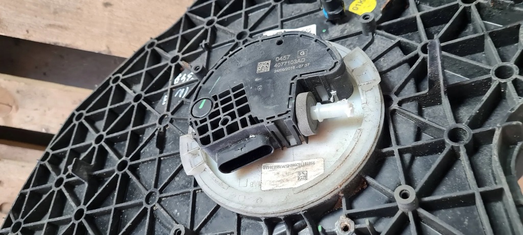 фото №9, A4 b9 8w zbiotnik жидкость adblue 2.0 tdi 8w0131878aj a5 8w