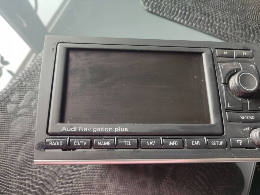 фото №3, Audi a4 b7 панель / радиопроигрыватель cd/dvd/gps