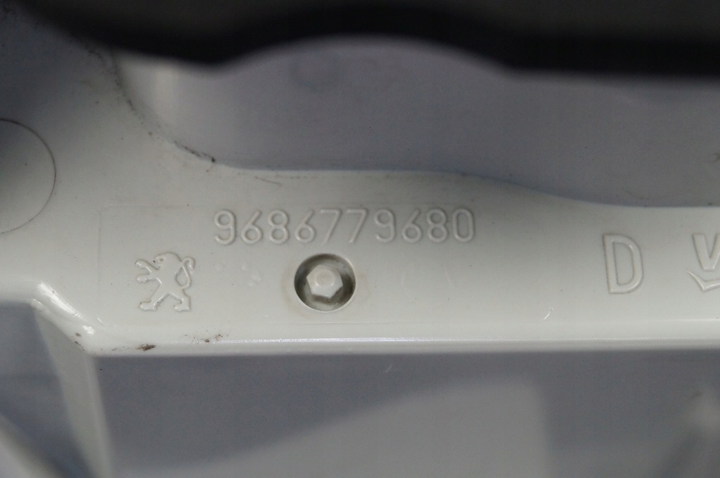 фото №16, Peugeot 508 sw 1 i 10-18 лампа правая задняя led