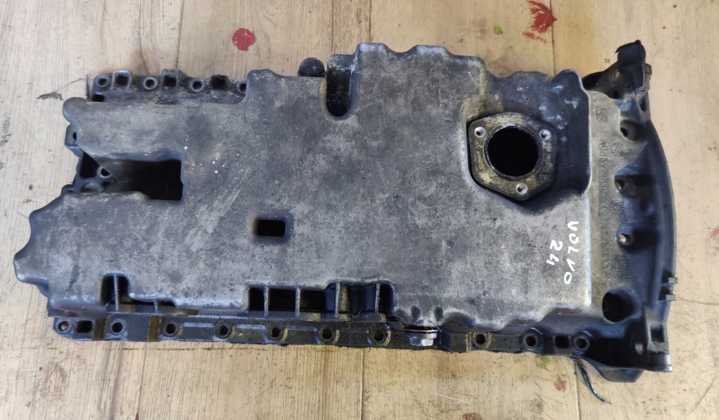 Купити Volvo s60 s80 2.4 d5 d5244t піддон масляна 30777535