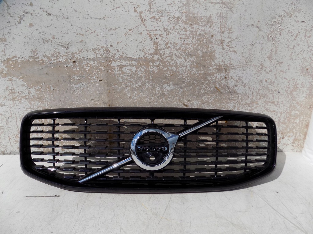 фото №1, Решітка радіатора решітка радіатора volvo xc60 ii r-design 32228569