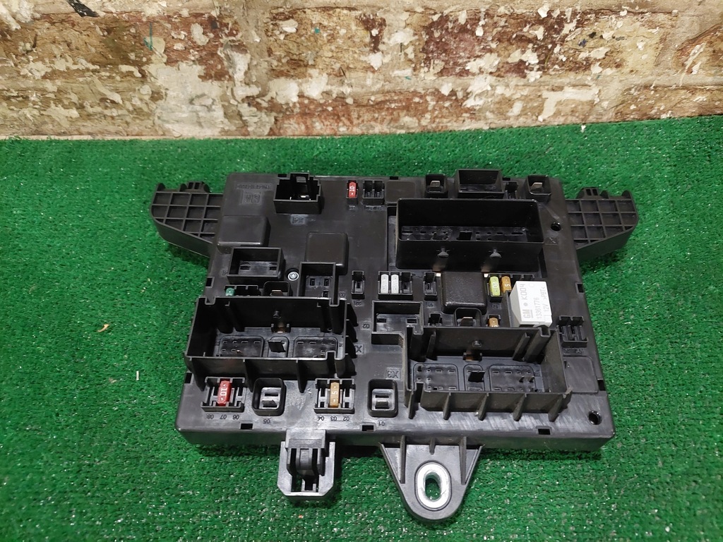 фото №1, Коробка предохранителей 13368651 opel zafira c