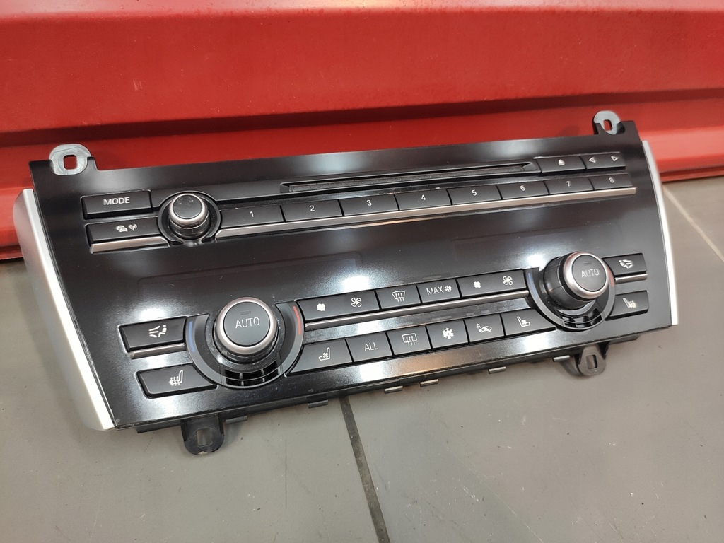 фото №1, Bmw 5 gt f07 f10 f11 панель радіо обдув кондиціонера рамка 9233657