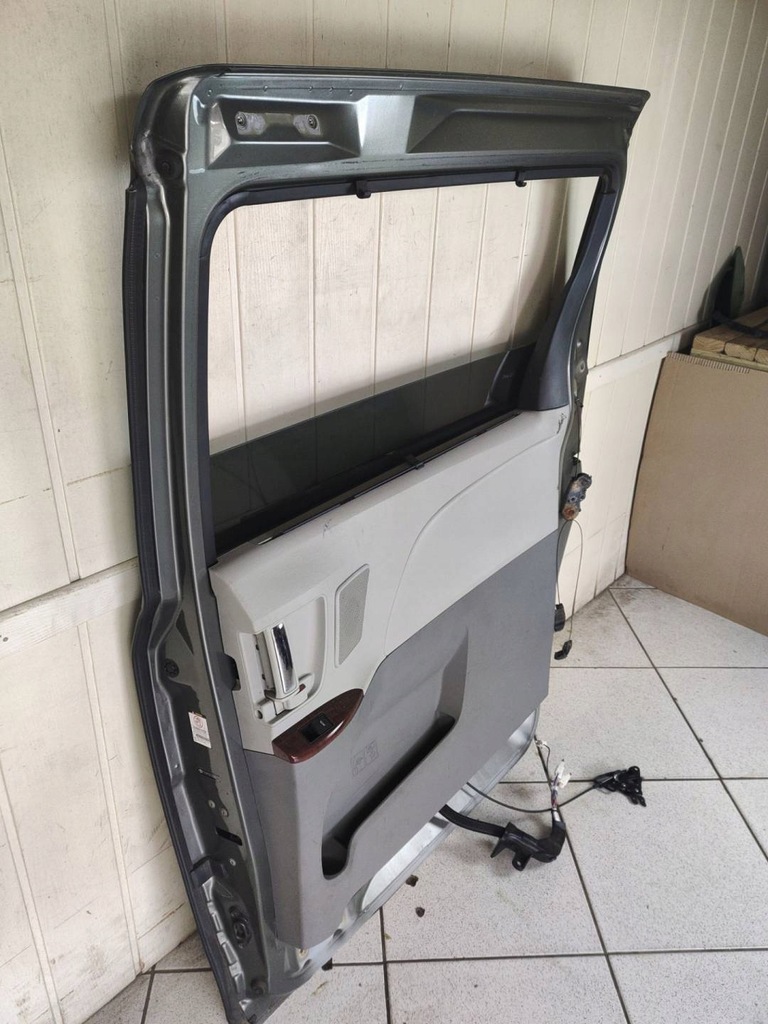 фото №11, Дверь задняя правая сторона toyota sienna 3 2011