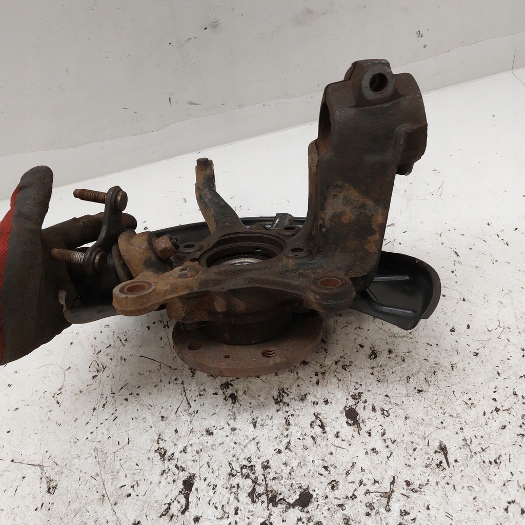 фото №5, Volkswagen vw passat b7 usa 1,8tsi поворотный кулак левая передняя