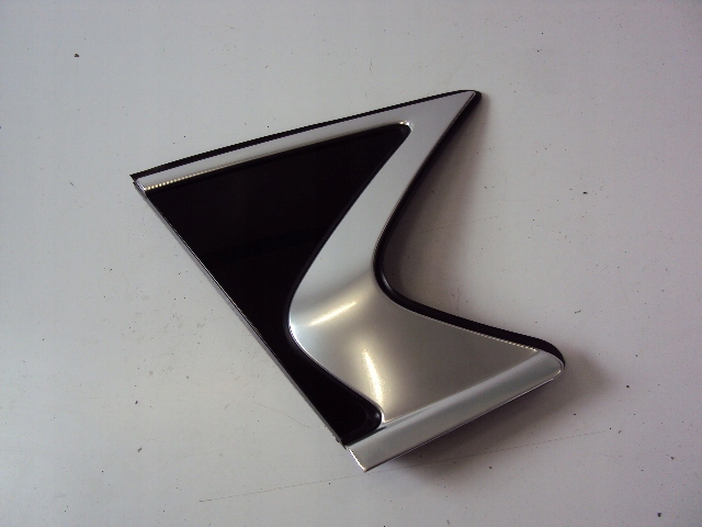 фото №1, Молдинг крыла левый задняя infiniti q30s 2.2 d 16r