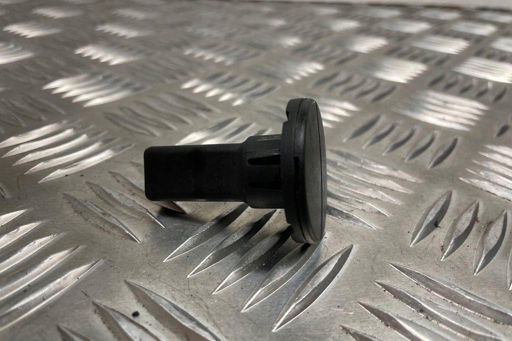 фото №8, Кронштейн радиатора bmw 4 coupe f32, f82 7596922 2.99l дизель 2015