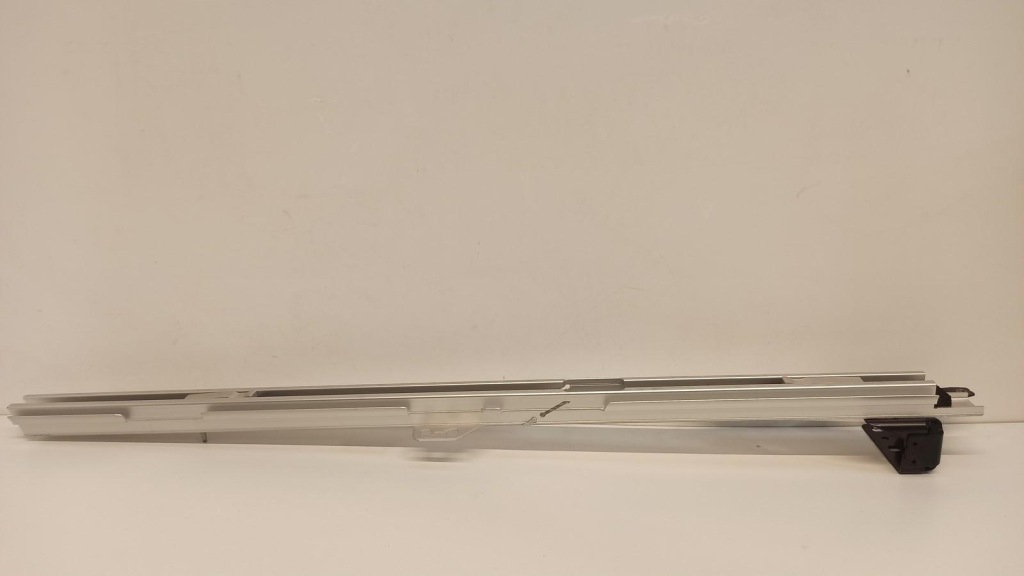 фото №2, Volvo v70 направляющая багажника левая