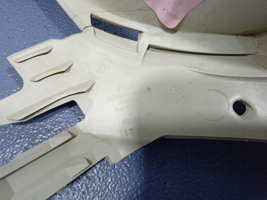 фото №10, Chrysler pacifica ii 16- молдинг стекло задняя правая 6aq42pd2ae