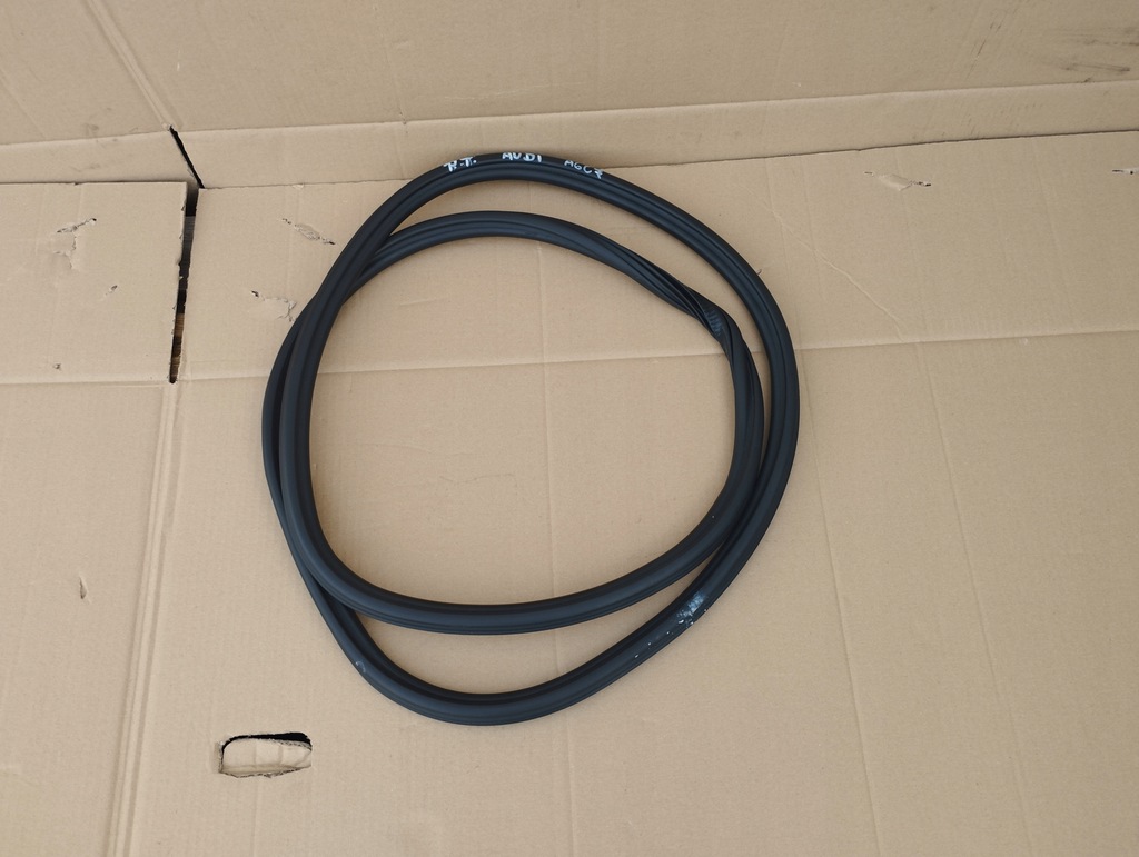 фото №1, Audi a6 c7 прокладка дверь правый задняя kombi