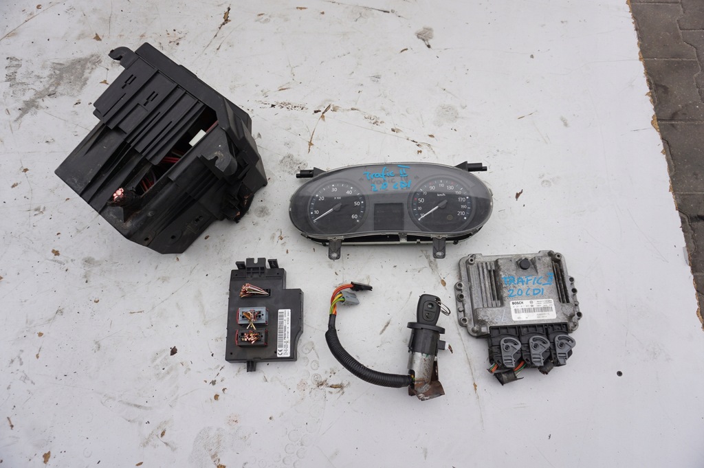 фото №1, Бортовой компьютер блок управления 8200935115 renault trafic 2 ii