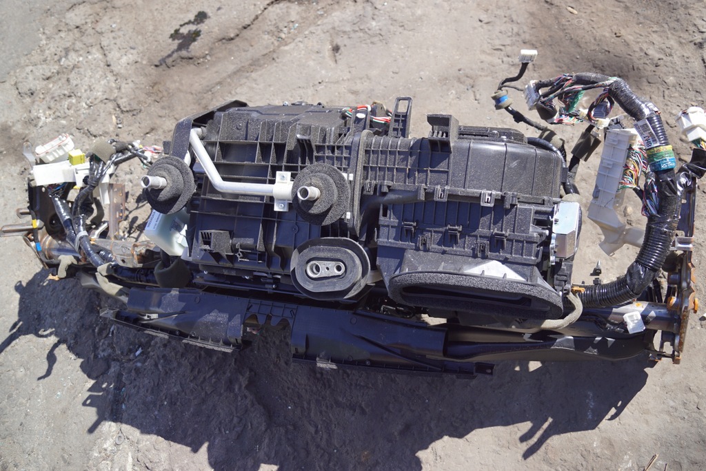 фото №13, Infiniti q50 консоль отопитель каркас труба