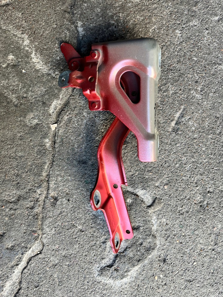 фото №2, 234 renault captur ii 19- петля капот 654008563r