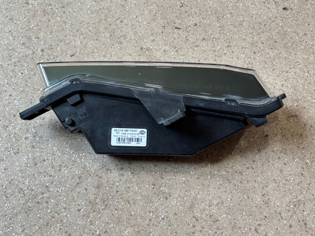 Лампа противотуманная передняя перед сторона правая bmw x3 g01 9492772 Цена