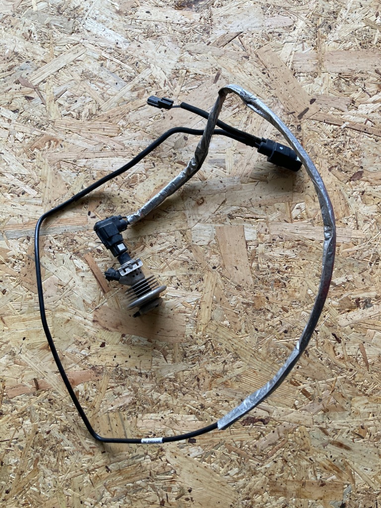 Купити Renault trafic iii шланг патрубок adblue 204206161r