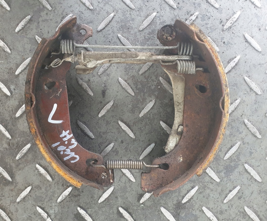 фото №1, Тормозные колодки тормозные левая renault clio i lift