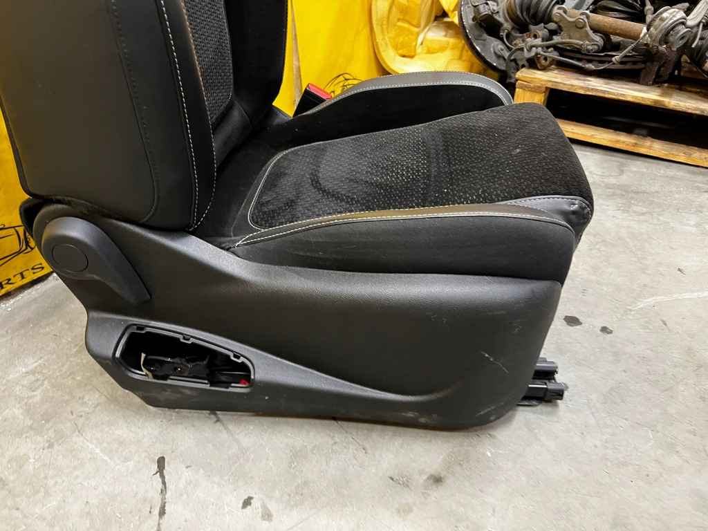 фото №6, Сидіння перед правий напівшкіра renault megane iv hb gt line