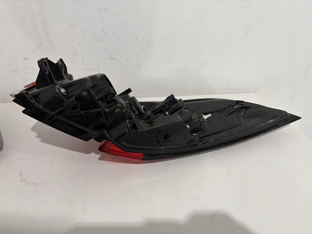 фото №15, Toyota corolla e21 sedan лампа лівий задня 81590-02c41 81560-02d21