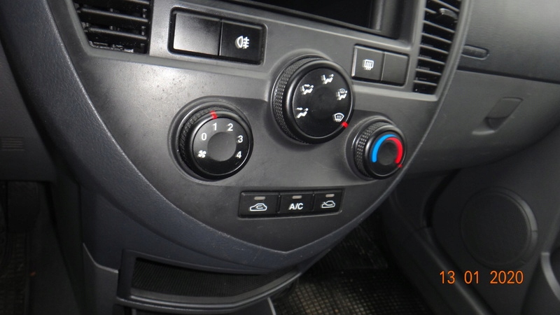 фото №1, Kia carens 02- панель управление кондиционера