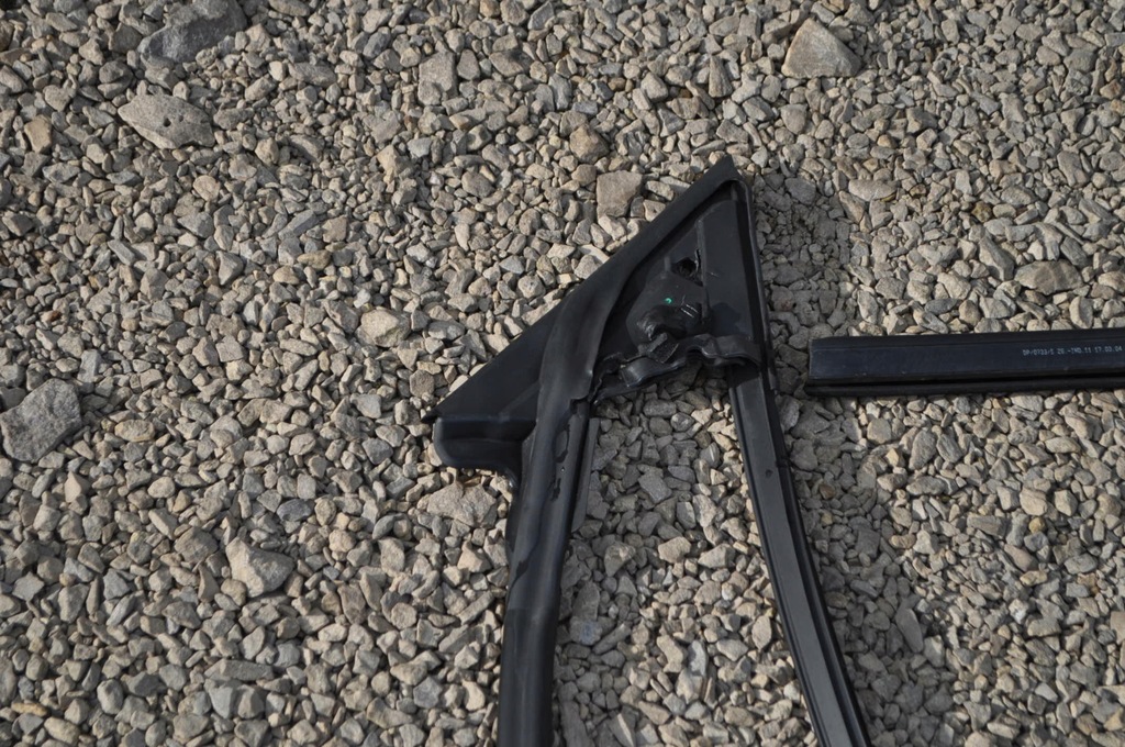 фото №12, Audi a4 b6 b7 cabrio прокладка дверь