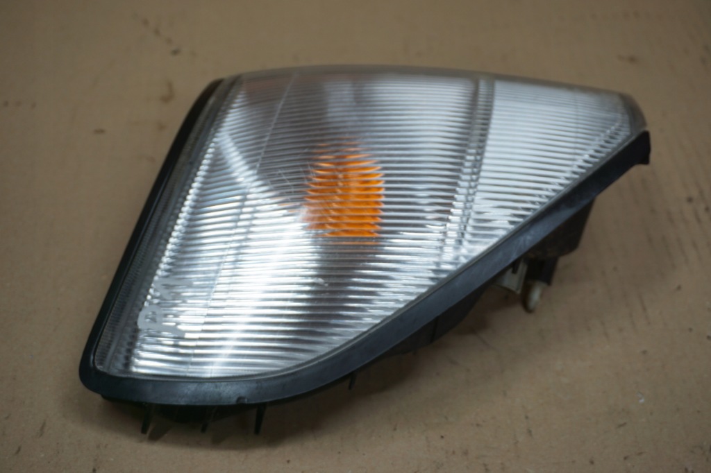 Land cruiser 90 95 поворотник правый перед 96-02r с Разборки