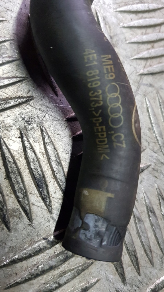 фото №4, Audi a8 d3 3.0 tdi wąż труба шланг wody 4e1819373