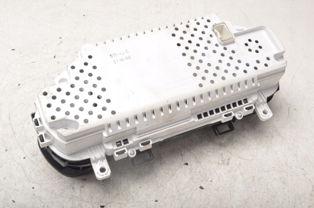 фото №3, Volvo v40 ii 2.0 d счетчик приборы 31453158