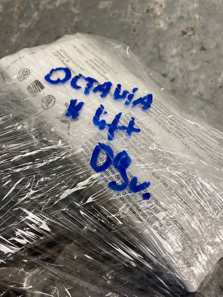 фото №7, Skoda octavia ii lift консоль приборная панель подушка подушка безопасности pas europa