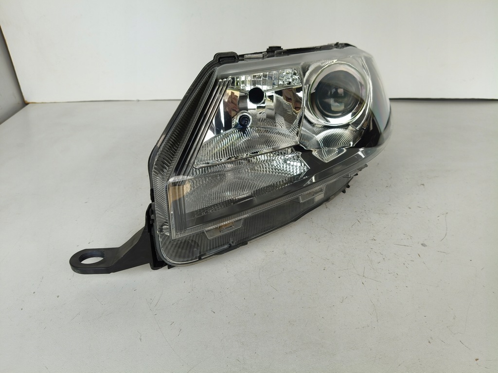 фото №1, Лампа левая фара skoda rapid 5ja 12- ксенон