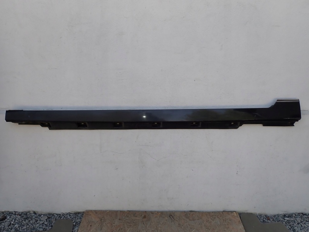 Купить Накладка  порог порог левый vw passat b8 3g0853857