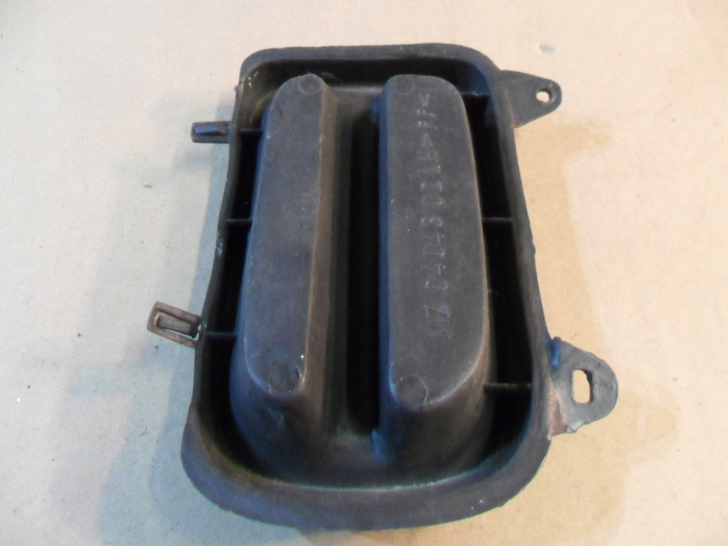 фото №16, Mazda 323 заглушка бампера ліва