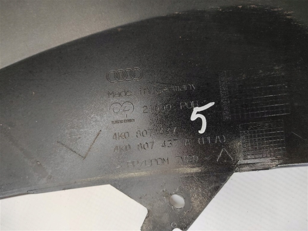 Audi оригінальний номер 4k0807437 бампер Зі Шроту