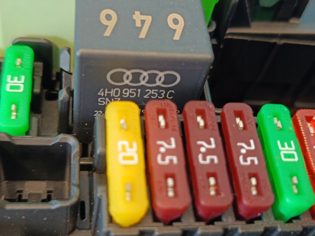 фото №12, Skoda superb 3 lift 2.0 tdi 110kw 2023 r коробка предохранителей 5q0907361d